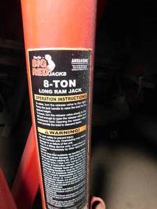 lot 10 image: Torin Big Red 2 ton Folding Hydraulic Engine Hoist