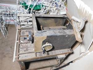 lot 14 image: Craftsman Table Saw with Stand