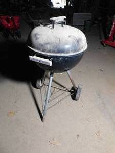 lot 25 image: Weber Grill