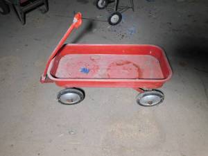 lot 33 image: Red Wagon