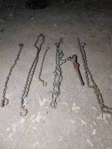 lot 75 image: 6 Piece Chain lot