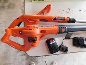 lot 100 image: Black and Decker Weed Whip and Blower