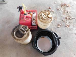 lot 105 image: Oil Can and Gas Can Lot