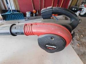 lot 120 image: Homelite Gas Blower