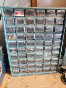 lot 132 image: 70 Slot Tray w Contents