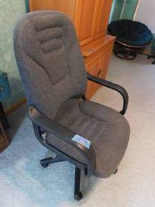 lot 173 image: Office Chair