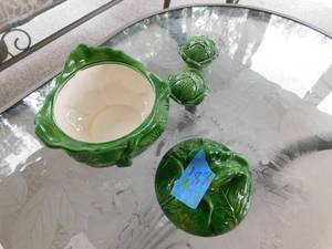 lot 187 image: Cole Slaw Pot