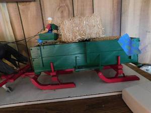 lot 197 image: Horse and buggy