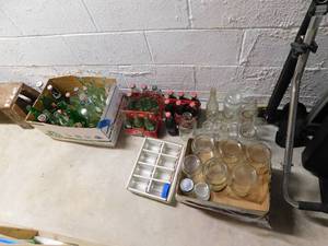 lot 199 image: Glass Pop bottle lot