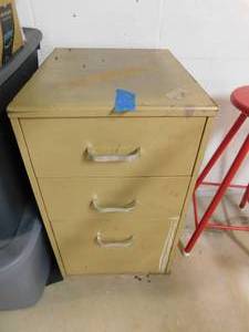 lot 216 image: 3 Drawer File cabinet w contents