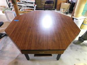 lot 218 image: Octagon Pool Table