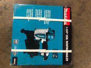 Makita Pneumatic 1-34 in. 15 Degree Coil Roofing Nailer Customer Returns See Pictures