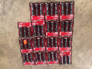 Lot of Husky 750 Lumens Focusing Aluminum LED Flashlights 3 Modes Impact and Water Resistant with Batteries (3-Pack)  Customer Returns See Pictures