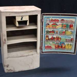 lot 41 image: THE POLAR REFRIDGERATOR BY WOLVERINE