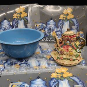 lot 58 image: VINTAGE KITCHEN