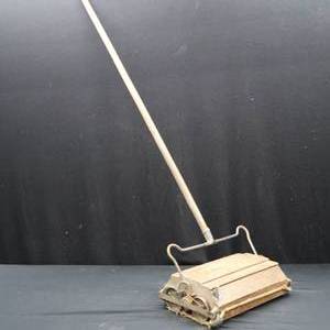 lot 67 image: VINTAGE  ANTIQUE BISSELLS GRAND RAPIDS