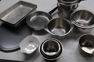 lot 84 image: STAINLESS STEEL BOWLS PLUS