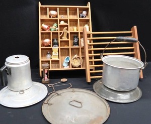 lot 89 image: LITTLE MINITURE WOOD SHELF WITH LOTS OF TREASURES AND VINTAGE POTS