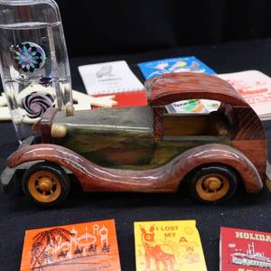 lot 96 image: ECLECTIC COLLECTION OF VINTAGE ODDITIES
