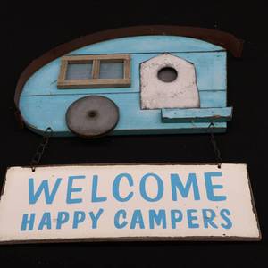 lot 98 image: PYREX X5 AND LOTS OF OTHER GOODIES AND DECOR
