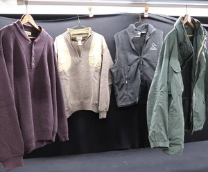 lot 104 image: MENS HUNTING CASUAL