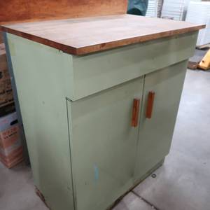 lot 107 image: METAL CUPBOARD WITH WOOD TOP
