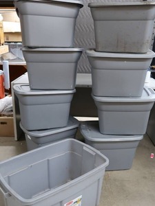 lot 123 image: STORAGE TOTES