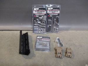 lot 35 image: AR-15 Accessories