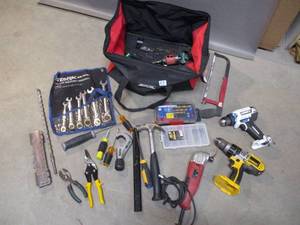 lot 64 image: Bag of Tools