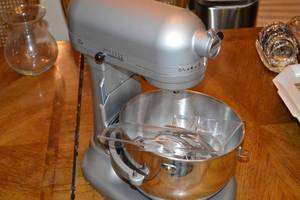 KitchenAid Professional 600 Series 6 Quart Bowl-Lift Stand Mixer - TESTED WORKS