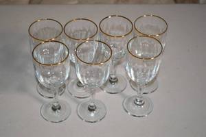 7ct Gold Rimmed Wine Glasses