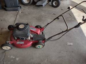 lot 2 image: Toro 450 Push mower