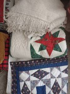 lot 52 image: Quilt and Blanket