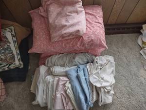 lot 55 image: Pillow and Sheets
