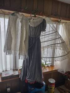 lot 79 image: Dresses and Shaul