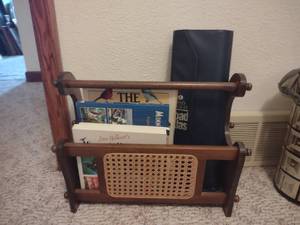 lot 81 image: Magazine Rack and Books