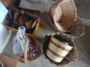 lot 97 image: Baskets
