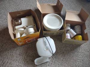 lot 111 image: Dishes, Food Processor