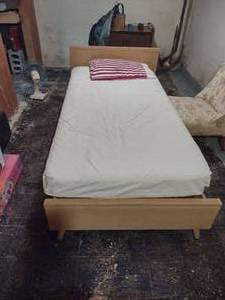 lot 136 image: Single Bed Head and Footboards