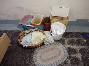 lot 141 image: Small Rug, Laundry Baskets and More