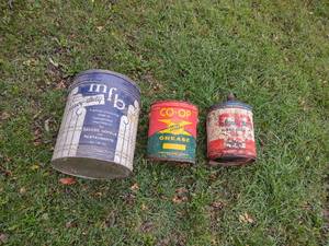 lot 159 image: Vintage Grease, Vegetable Oil Cans