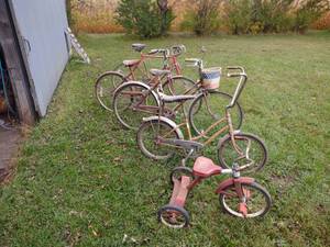 lot 161 image: Vintage Bicycles and Tricycle