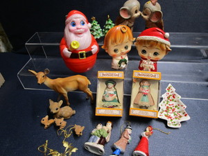 Roly Poly Santa, Decorations
