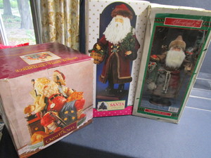 Musical & Old World Santa