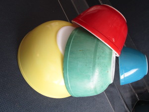Pyrex Nesting Bowls