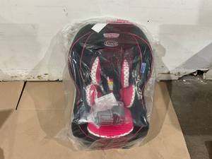 lot 220 image: Graco Extend2Fit 2-in-1 Car Seat, Kenzie - BlackPink