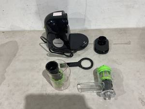 lot 346 image: HOUSNAT Professional Slow Masticating Juicer - Black