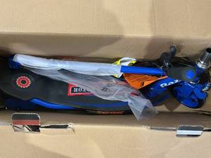 lot 250 image: Razor Blue Power Core E95 Electric Scooter