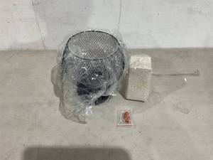 lot 385 image: Facon 7 Inch 12V Black Mesh 1-Light Fixture