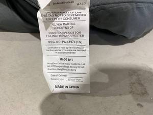 lot 393 image: DOPEDIO Grey Queen Size Extra Thick Down Alternative Mattress Topper